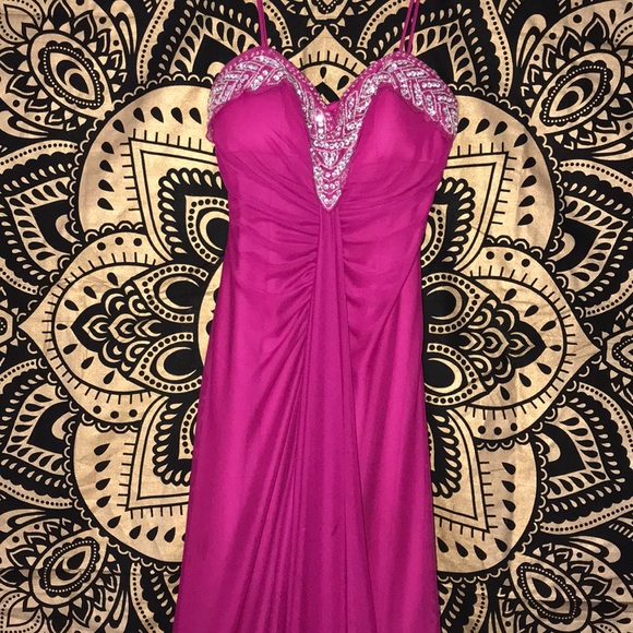 Magenta prom dress - Picture 2 of 4